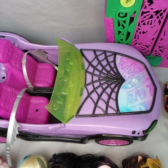 CLEO DeNile Monster High HXH95 Articulated With Gold Pyramid  Monster High Doll Lot Cleo De Nile Figures With Car Locker Clothes Accessories